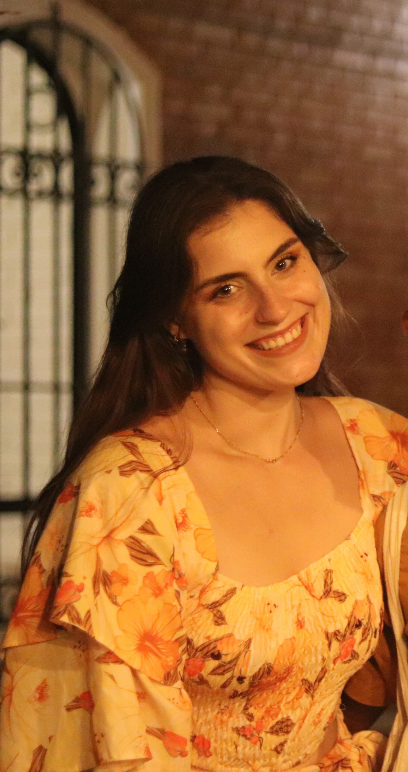 Teacher Lu, Luiza Vedovello